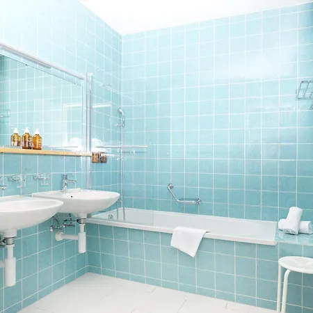Отель Beausite Park & 4*